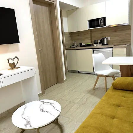 Navarino Luxe Aparthotel *