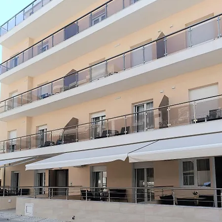 Navarino Luxe
