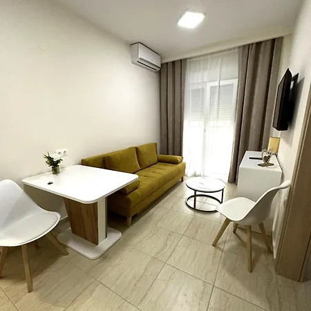 Navarino Luxe *