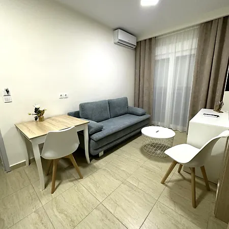 Navarino Luxe Aparthotel