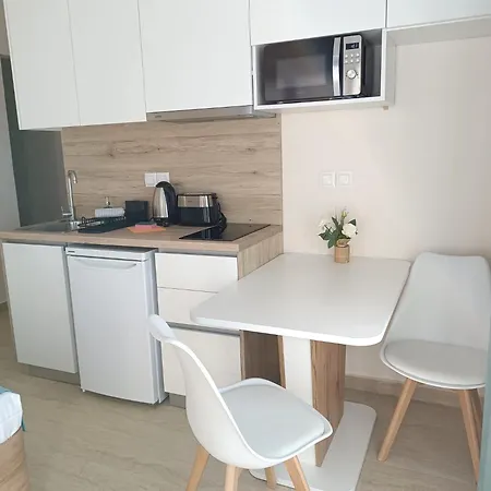 Navarino Luxe Aparthotel