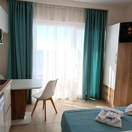 Navarino Luxe Aparthotel *