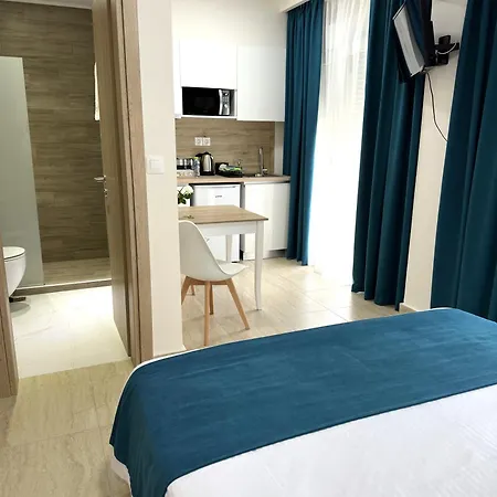 Navarino Luxe Aparthotel *