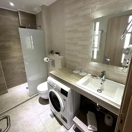 Navarino Luxe Aparthotel *