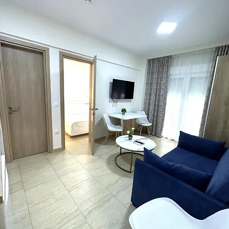 Navarino Luxe Aparthotel *