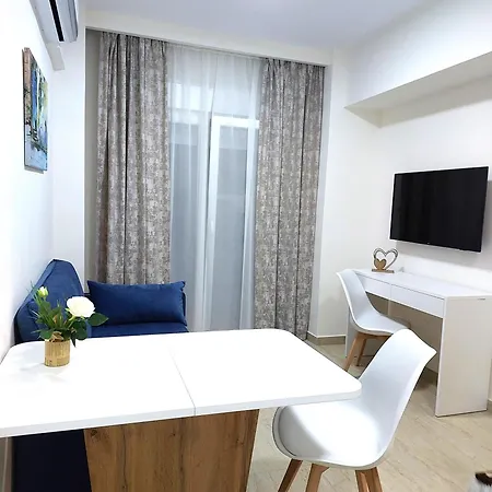 Aparthotel Navarino Luxe *