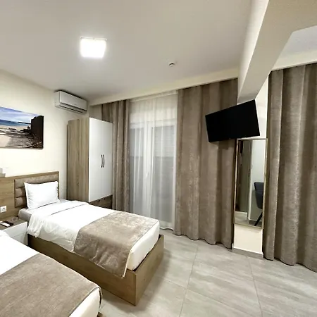 Navarino Luxe * Peraía