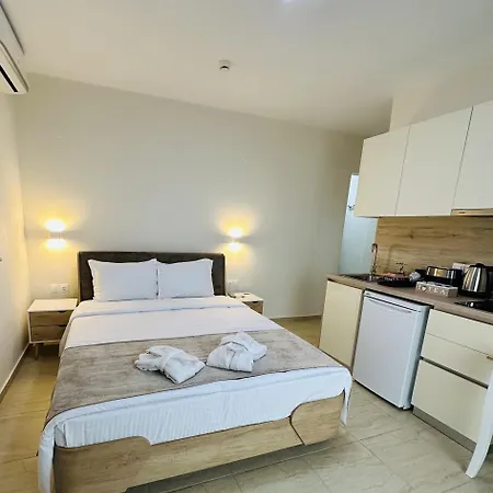 Navarino Luxe * Peraía